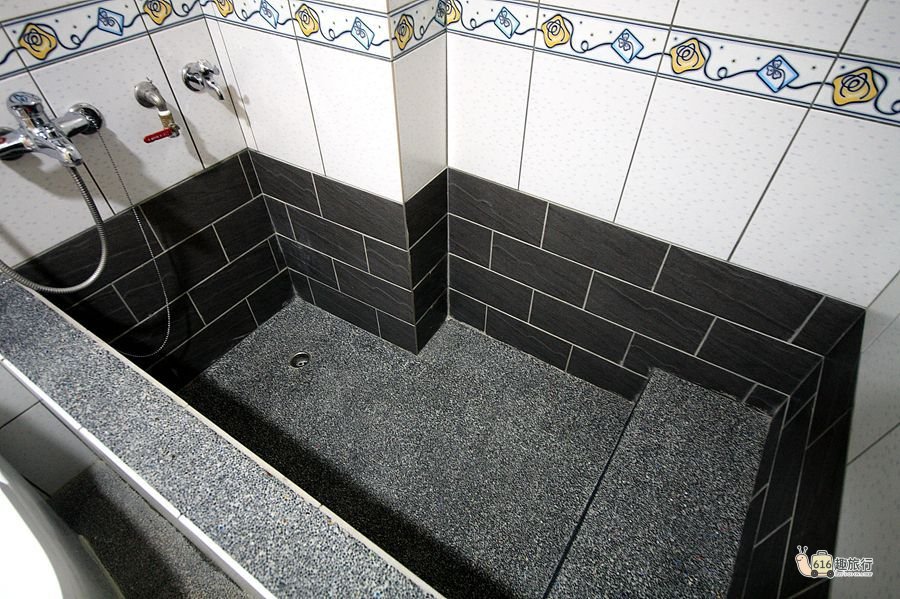 溪畔老樹-二館-雙人套房有泥漿溫泉浴缸